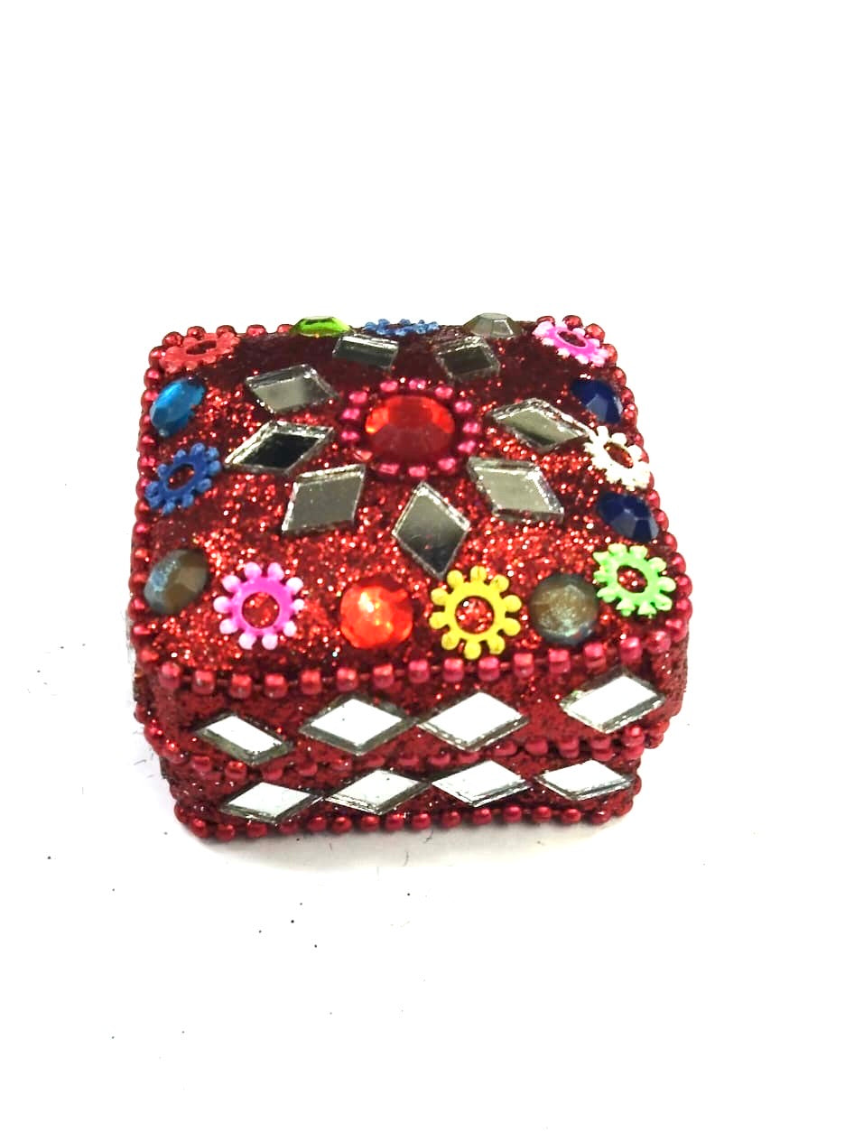 Lacquered Dibbi In Various Shades Square Design Small Handcrafted By Tamrapatra