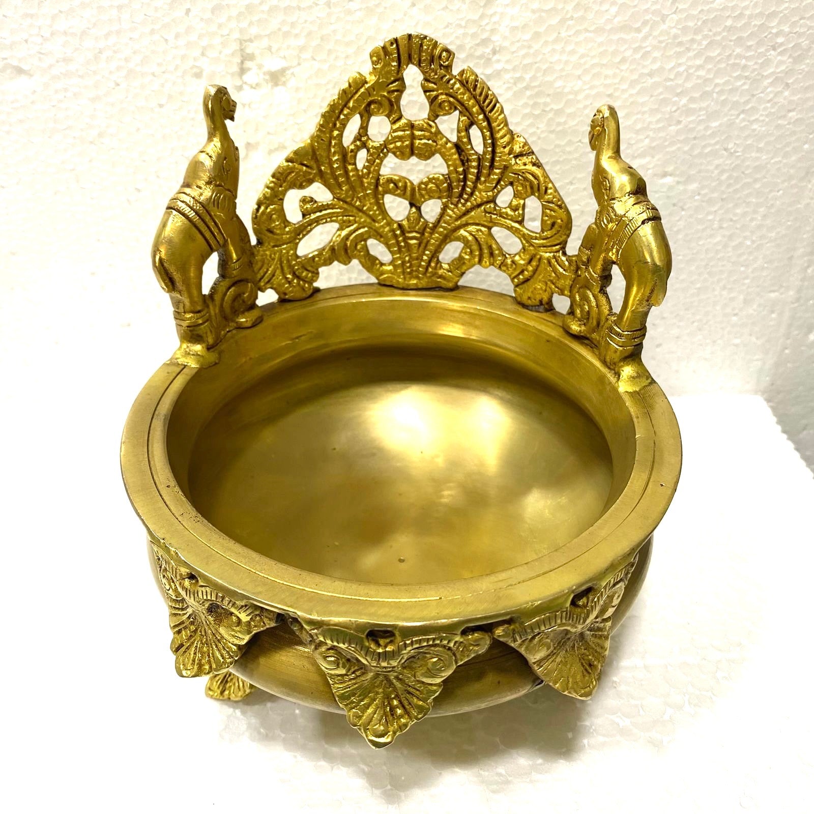 Brass Urli Pot With Almighty God Ganesh & Two Elephants Décor Tamrapatra