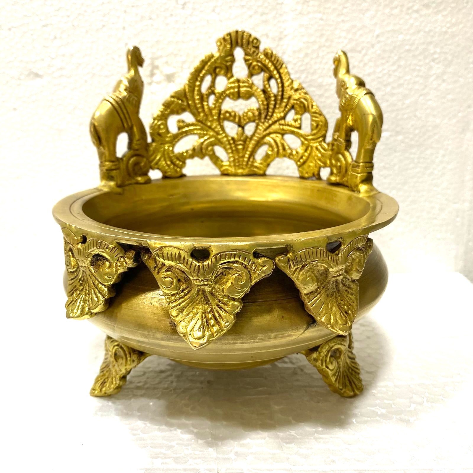 Brass Urli Pot With Almighty God Ganesh & Two Elephants Décor Tamrapatra
