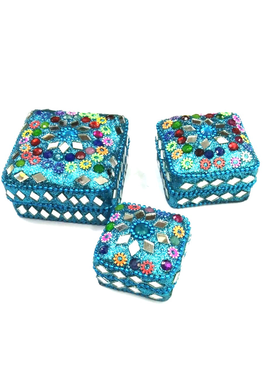 Lacquered Dibbi In Various Shades Square Design Small Handcrafted By Tamrapatra