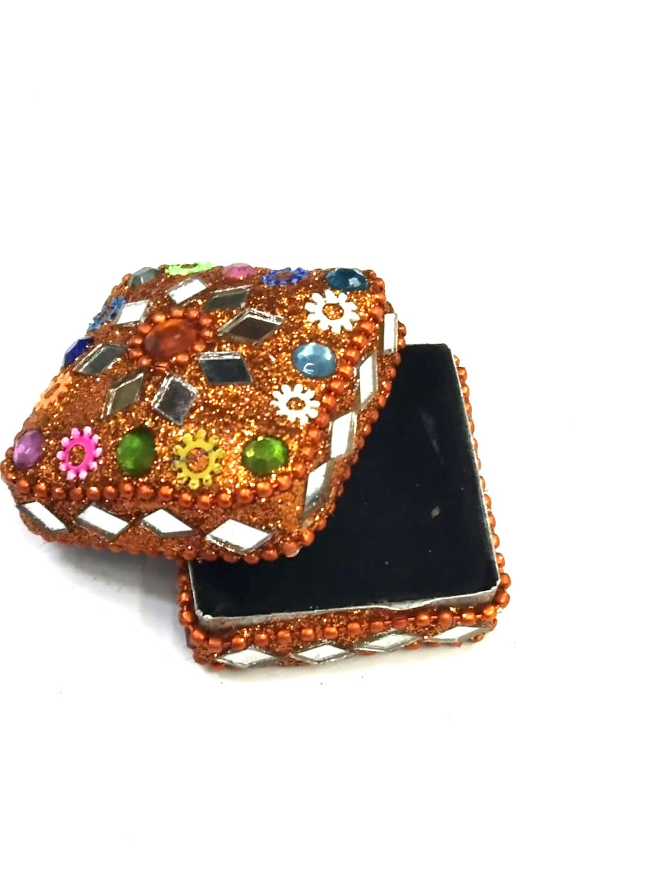 Lacquered Dibbi In Various Shades Square Design Small Handcrafted By Tamrapatra