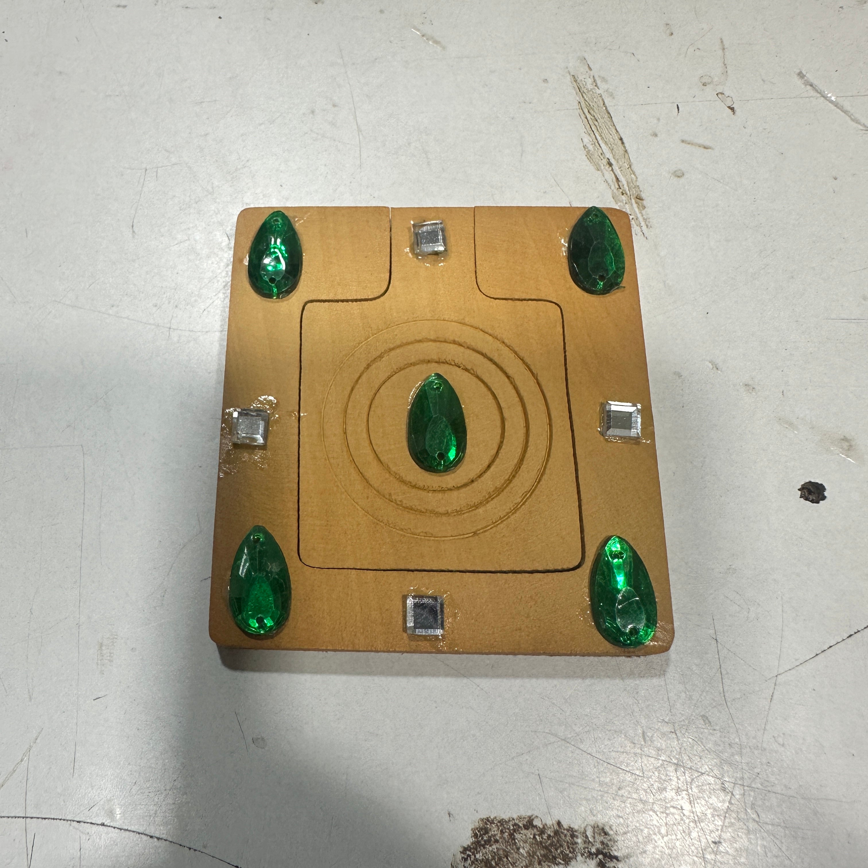 Pocket Mirror Wooden Designed With Kundan Bead & Carving Work Tamrapatra