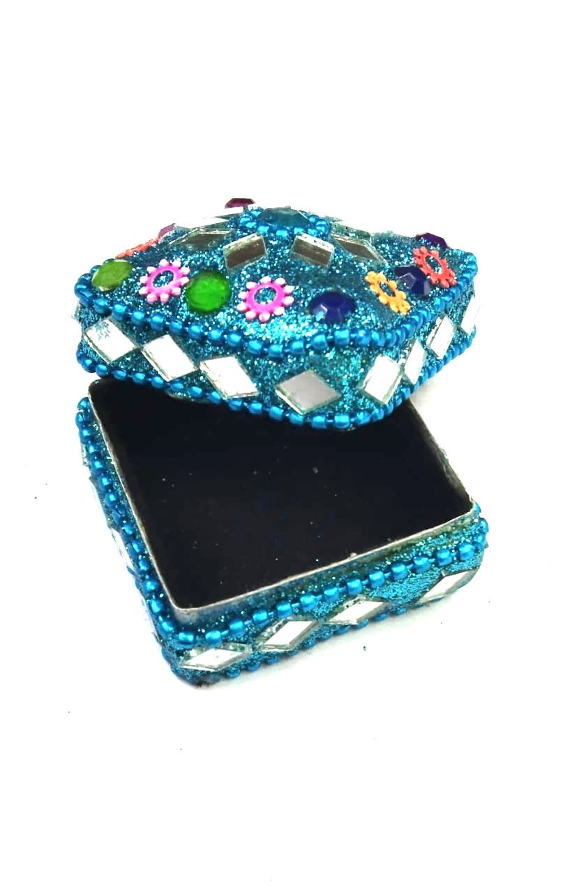 Lacquered Dibbi In Various Shades Square Design Small Handcrafted By Tamrapatra