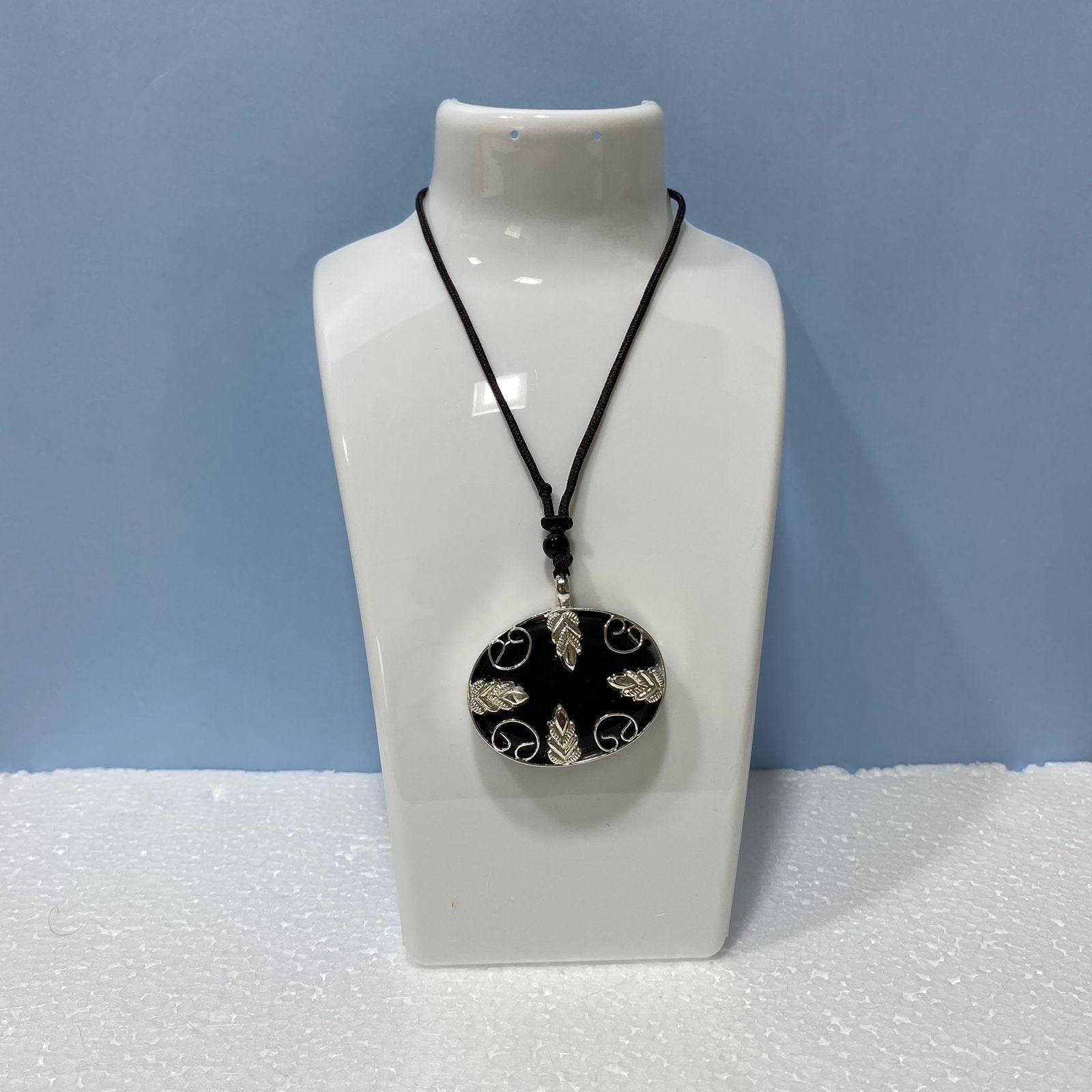 Oval Design Stone Agate Necklace In Various Colors Handcrafted By Tamrapatra