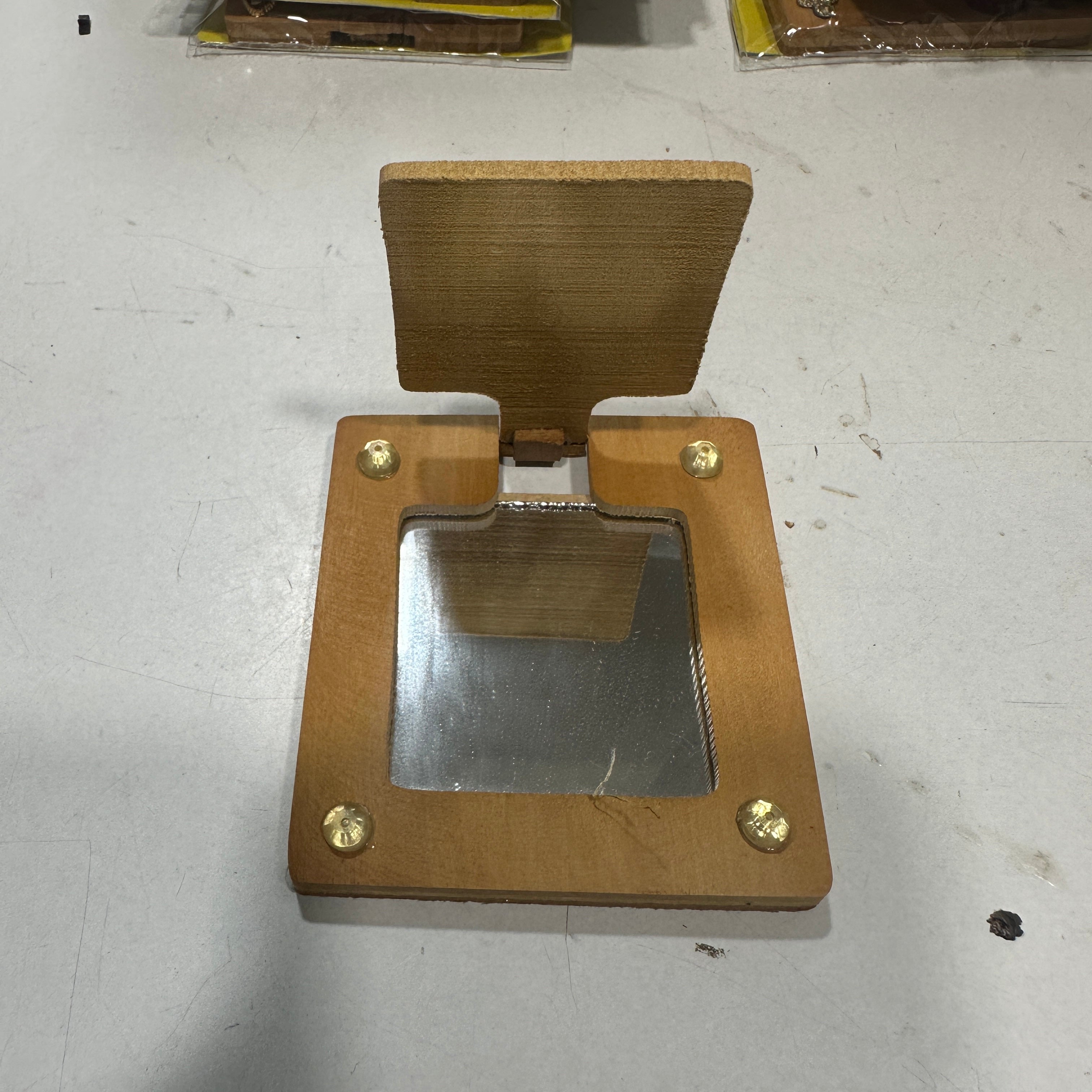 Pocket Mirror Wooden Designed With Kundan Bead & Carving Work Tamrapatra