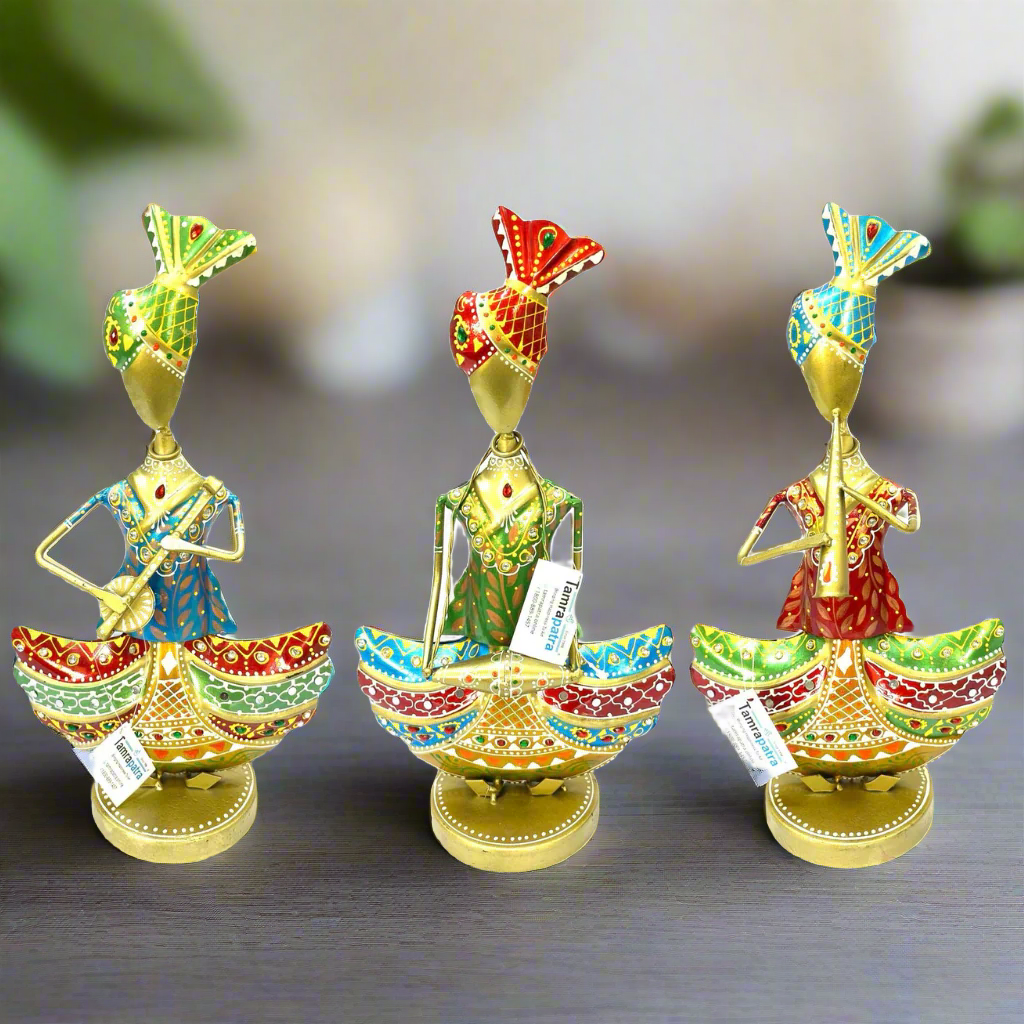 Colorful Painting On Splendid Metal Musician Traditional Handicrafts Tamrapatra