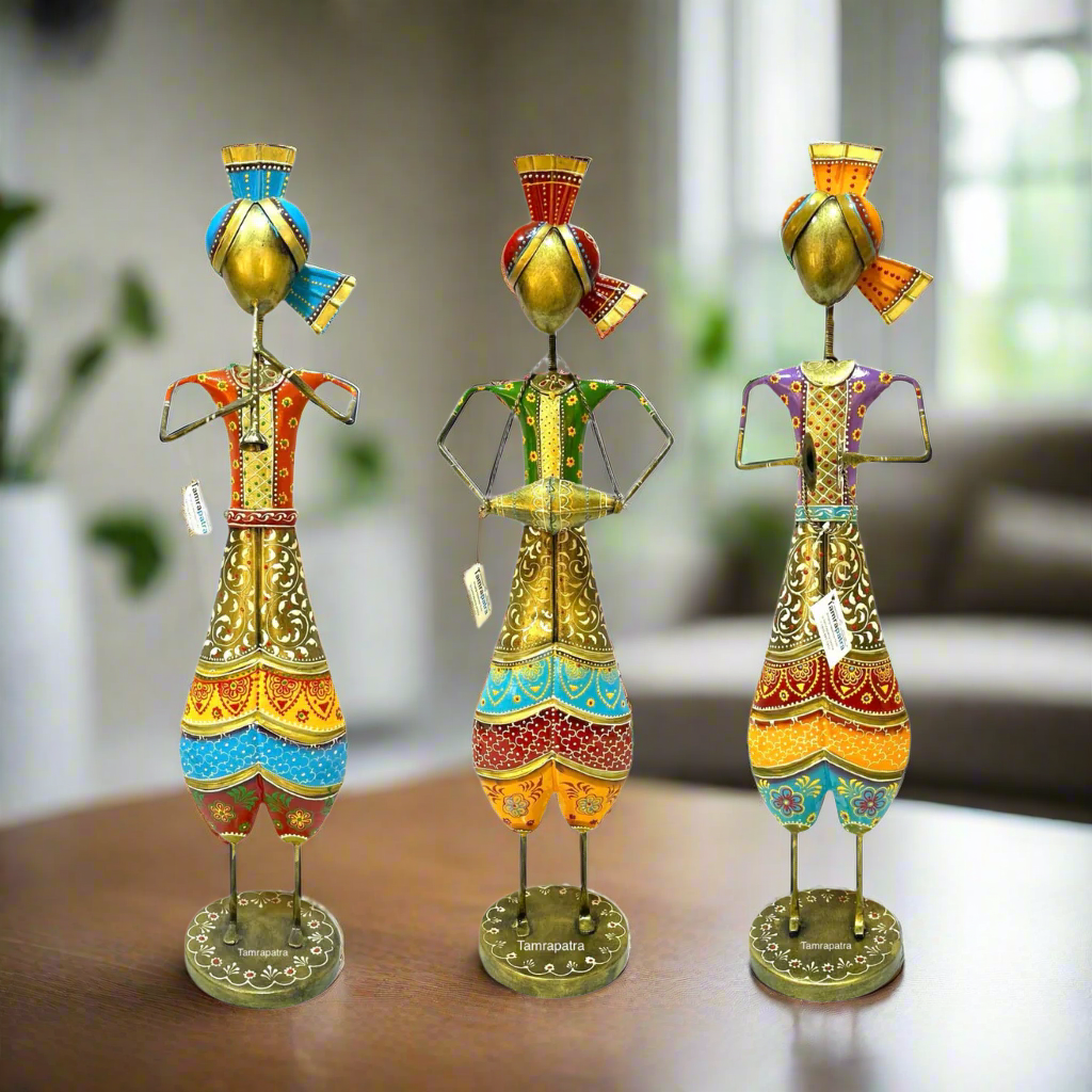 Outlandish Handcrafted Long Standing Musicians In Metal Collectibles Tamrapatra