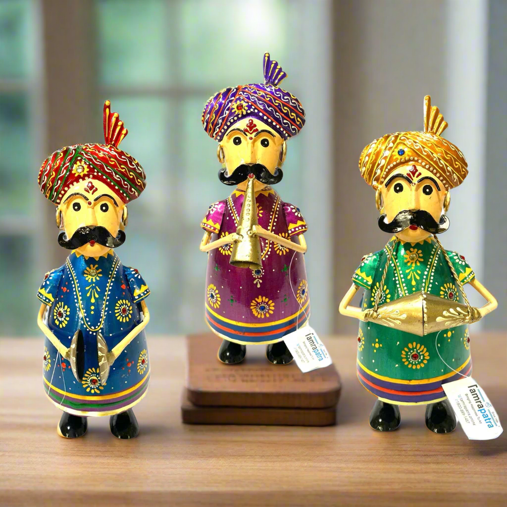 Metal Showpiece Musician Home Office Décor Wholesaler Exporter Tamrapatra