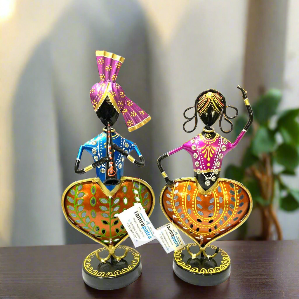 Tribal Couple Heart Design Dancing Tea Light Utility Handmade From Tamrapatra - Tamrapatra