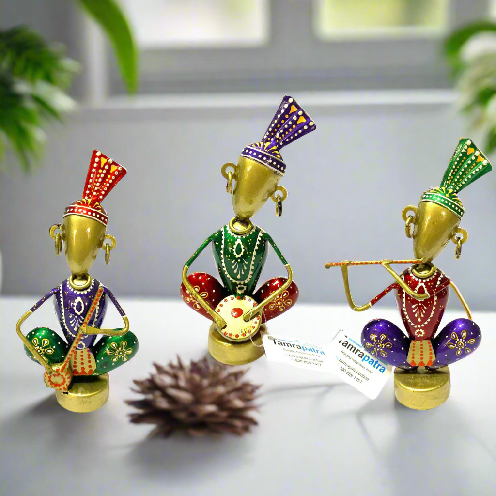 Sitting Colourful Musician Playing Instruments Metal Collectible From Tamrapatra - Tamrapatra