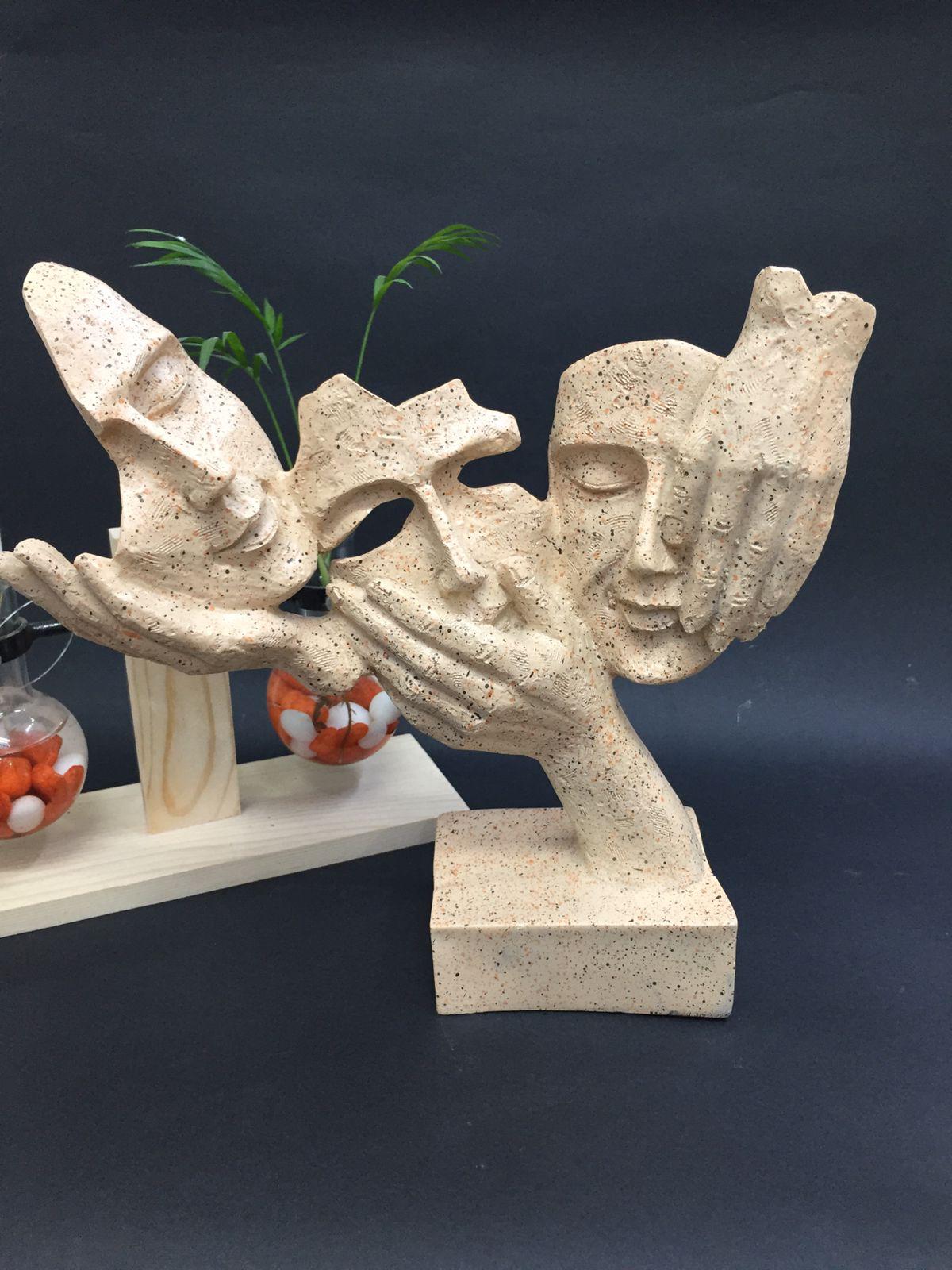 3 Faces Sculpture Artwork Interior Design Ideas With Modern Artefacts Tamrapatra