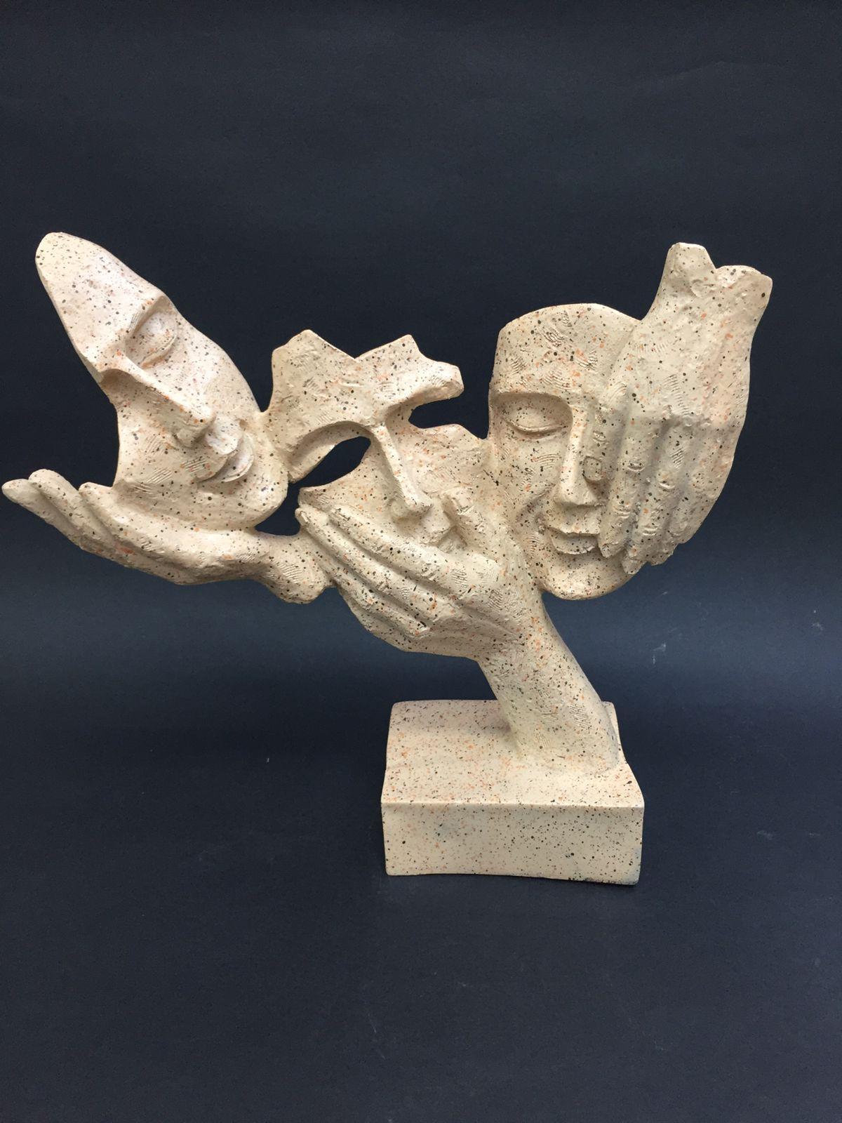 3 Faces Sculpture Artwork Interior Design Ideas With Modern Artefacts Tamrapatra