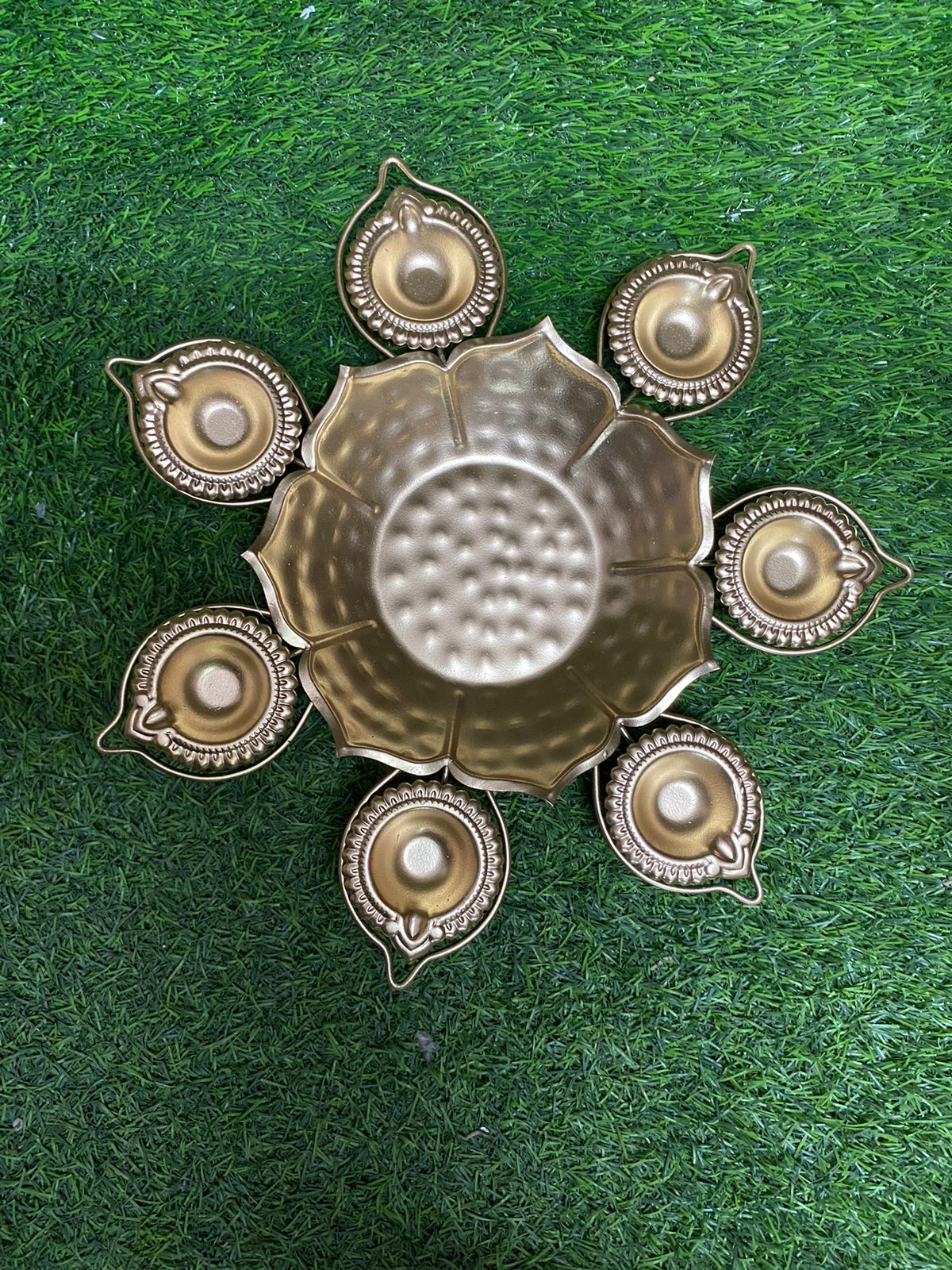 Beautiful Metal Pots Decoration Spruce Up Your Entrance Foyer Space Tamrapatra