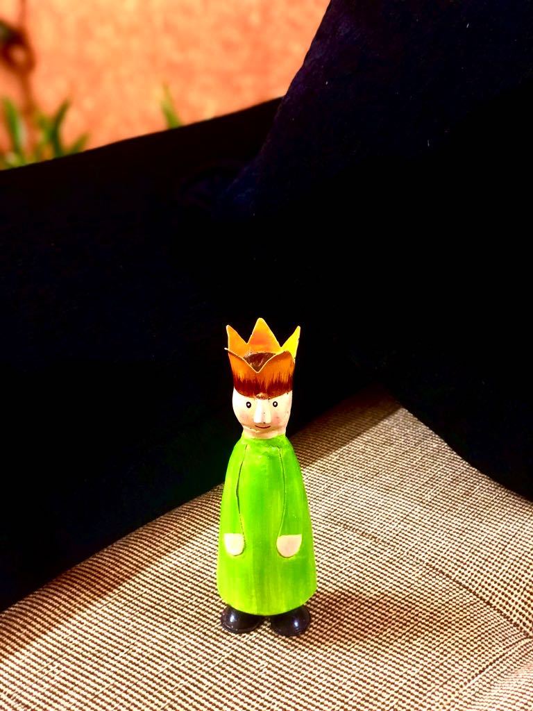 Clown Painted With Vibrant Colours Metal Collectible Tamrapatra - Tamrapatra