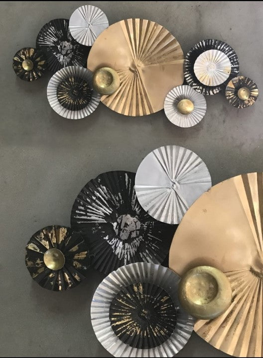 New Wall Décor With Modern Finished Black & Gold Round Décor Tamrapatra