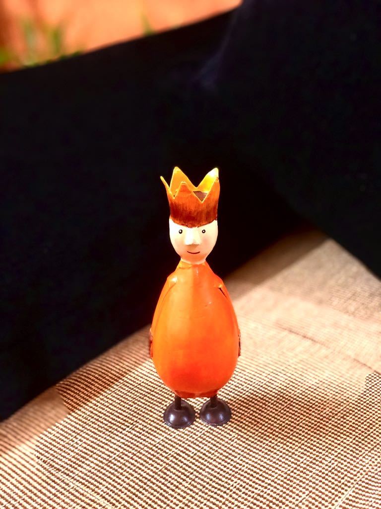 Clown Painted With Vibrant Colours Metal Collectible Tamrapatra - Tamrapatra