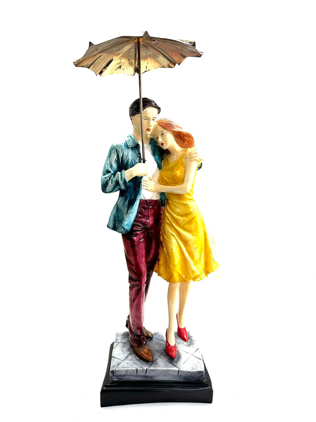 Beautiful Couple Under Umbrella Wedding Gifts Home Décor Ideas Tamrapatra