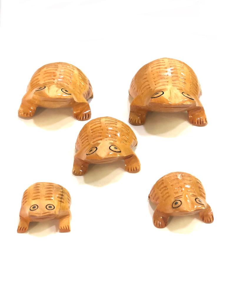 Frog Family Sweet Wooden Showpiece Souvenirs Detailed Art By Tamrapatra
