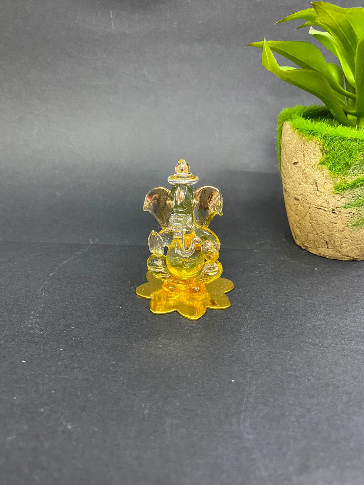 Glass Art Splendid Designs Auspicious Ganesh Idols Car Dashboard Tamrapatra