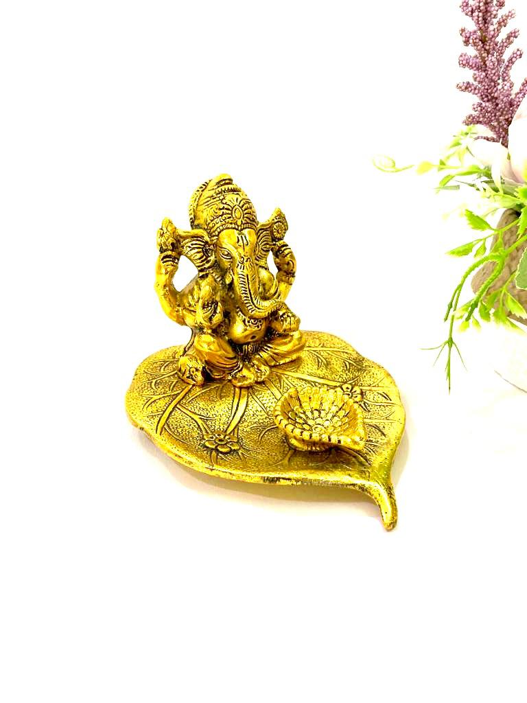 Metal Ganesh On Leaf Exclusively Gifting Designed By Skilled Artisans Tamrapatra