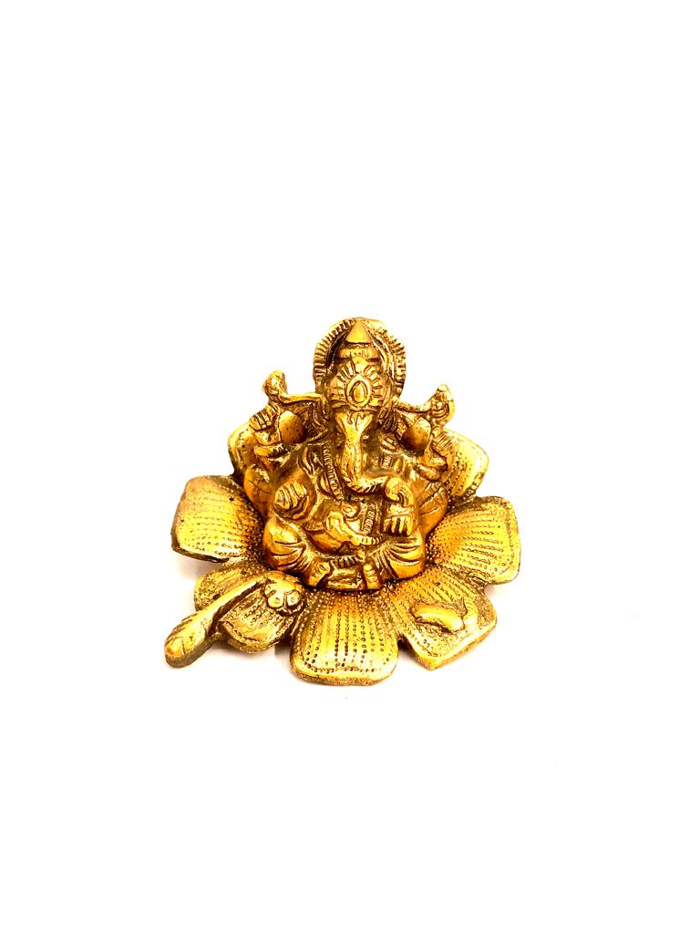 Metal Ganesh On Leaf Exclusively Gifting Designed By Skilled Artisans Tamrapatra