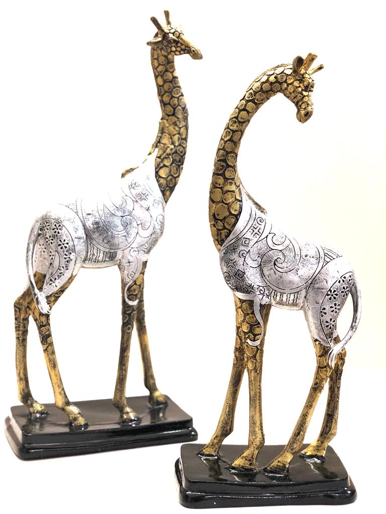 Giraffe Statue Attractive Animal Showpiece Lifelike Décor From Tamrapatra