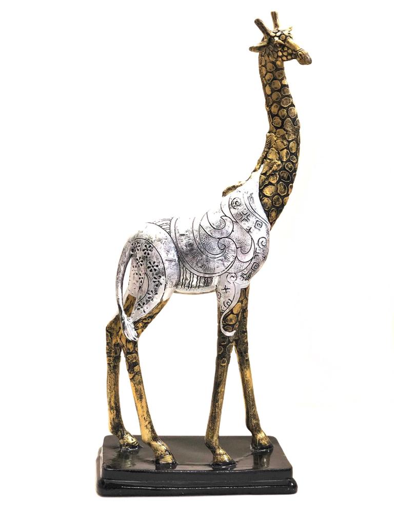 Giraffe Statue Attractive Animal Showpiece Lifelike Décor From Tamrapatra