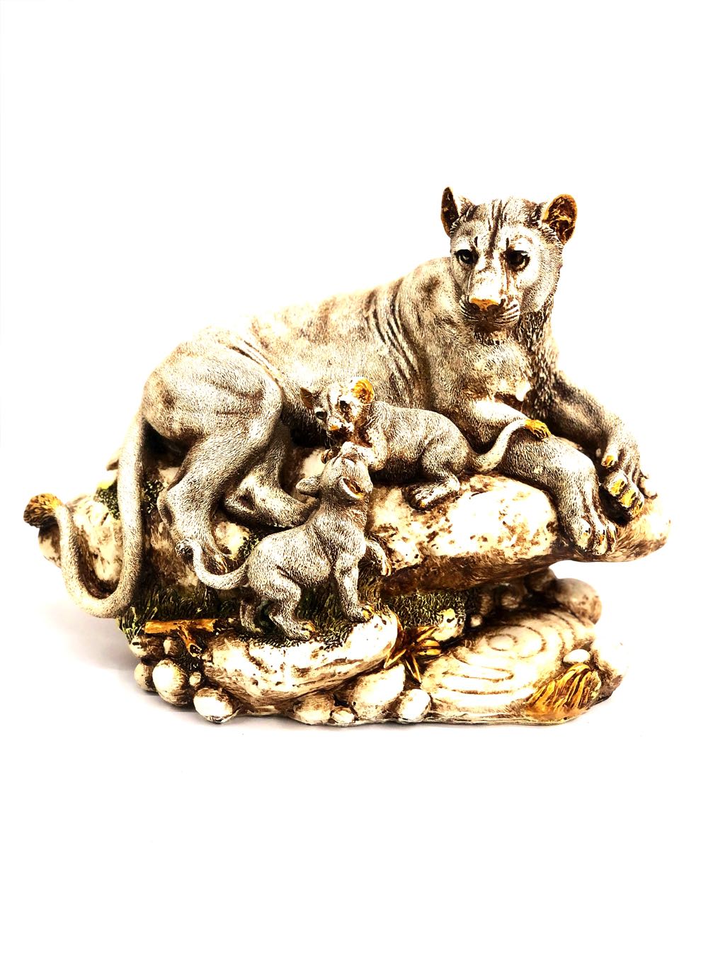 Lioness With Little Ones Resin Art Designed By Best Artisans Available At Tamrapatra