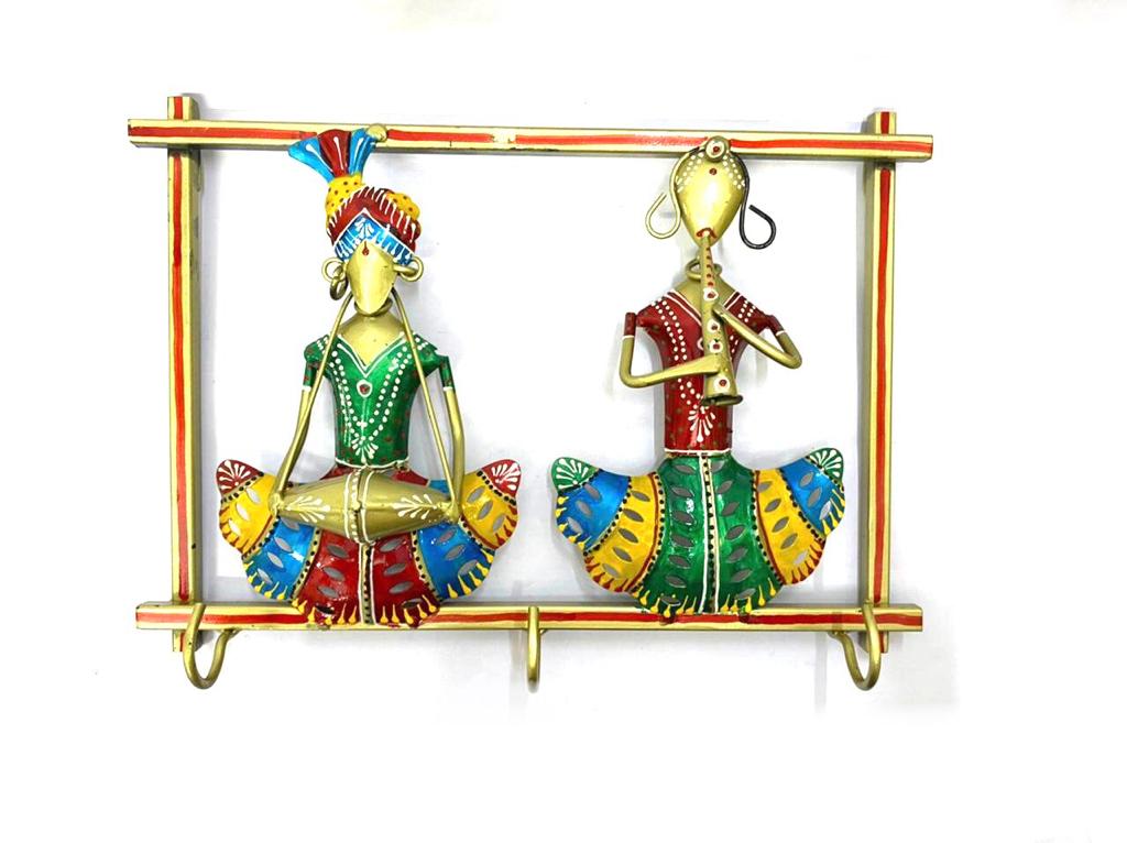 Metal Couple Frame With Hooks Beautiful Wall Art For Hanging Décor Tamrapatra