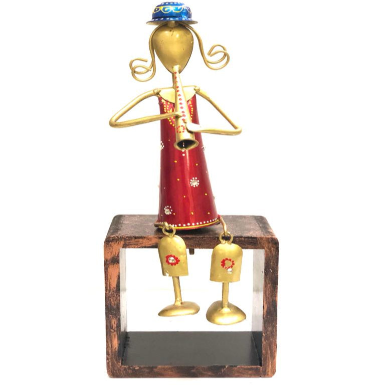 Hat Wearing Metal Décor Musicians On Wooden Log Creative Art Tamrapatra