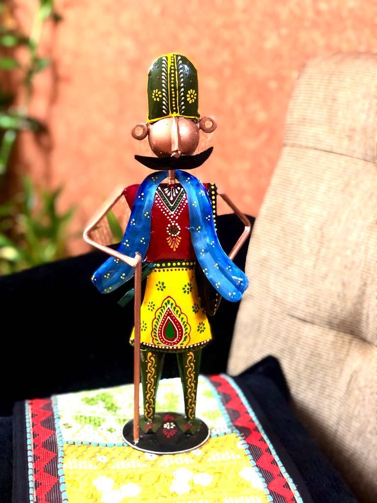 Farmer Man With Agricultural Tools Metal Collectible Tamrapatra - Tamrapatra