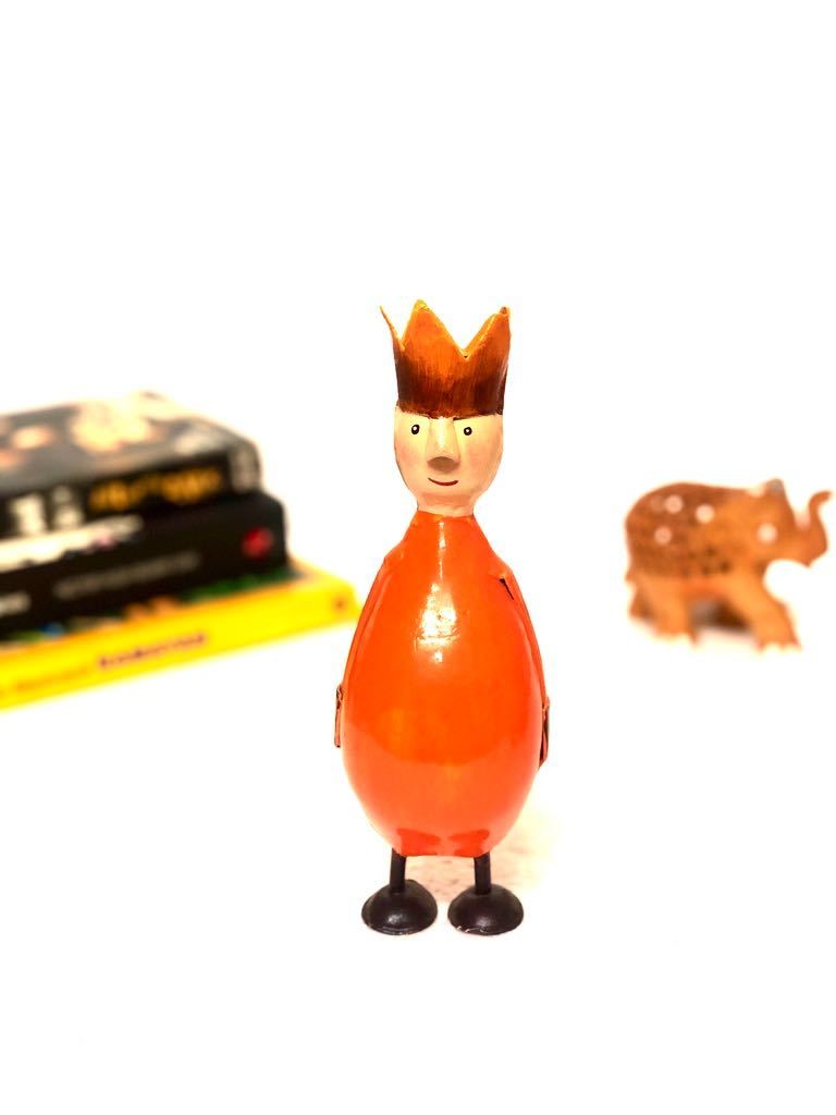 Clown Painted With Vibrant Colours Metal Collectible Tamrapatra - Tamrapatra