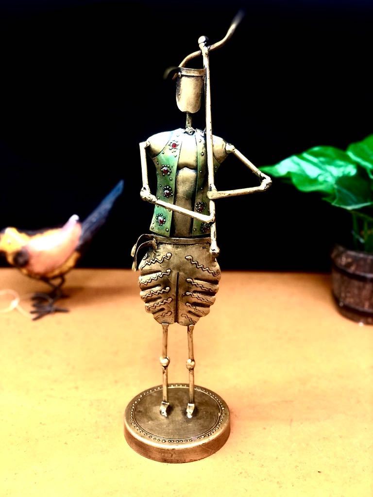 Farmer Man With Agricultural Tools Metal Classic Tamrapatra - Tamrapatra