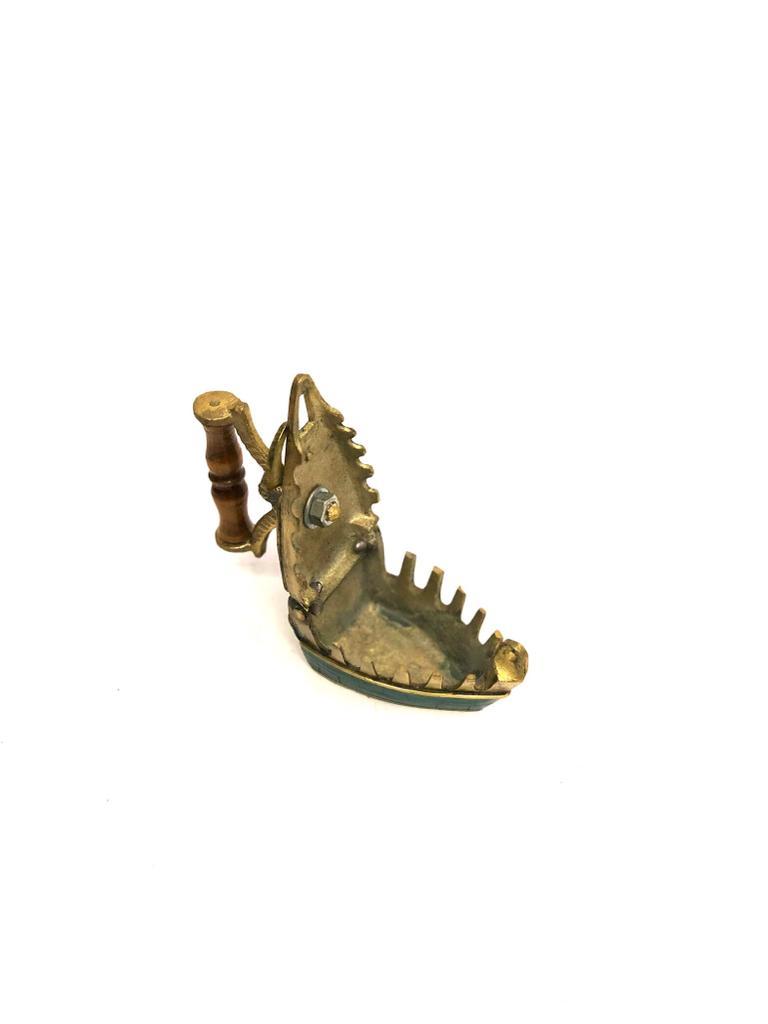 Steam Style Iron Replica Creative Vintage Collection Brass Artware By Tamrapatra