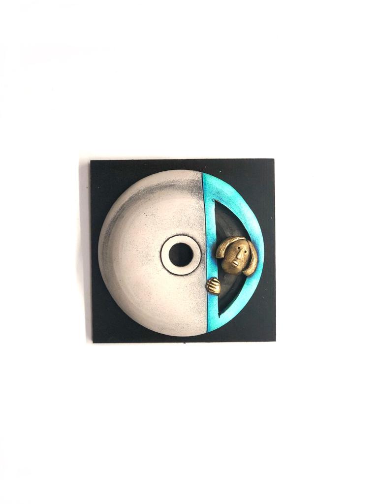 Grey With Turquoise Blue Texture On Creative Peeking Faces In Set Of 4 By Tamrapatra