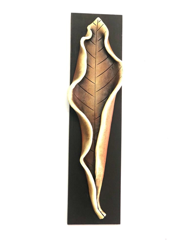 Vibrant Floral Theme Leaf Inspired From Nature Extravagant Hanging Tamrapatra