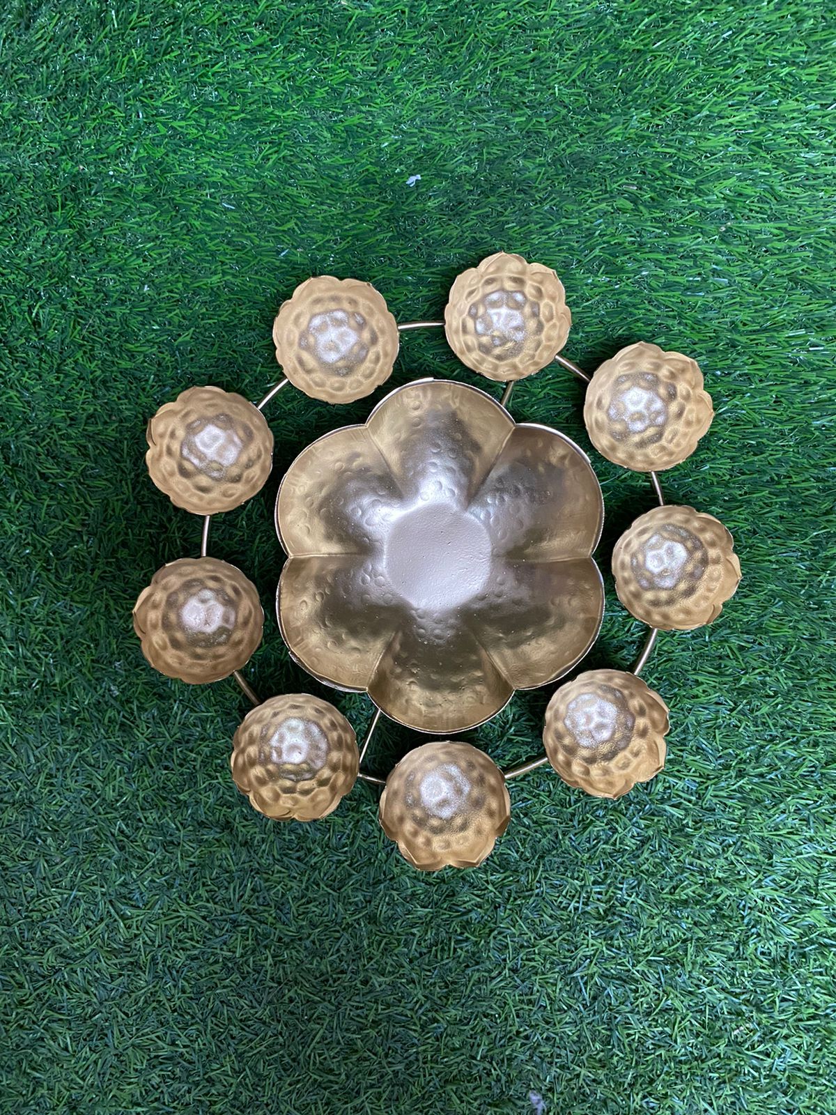 Beautiful Metal Pots Decoration Spruce Up Your Entrance Foyer Space Tamrapatra