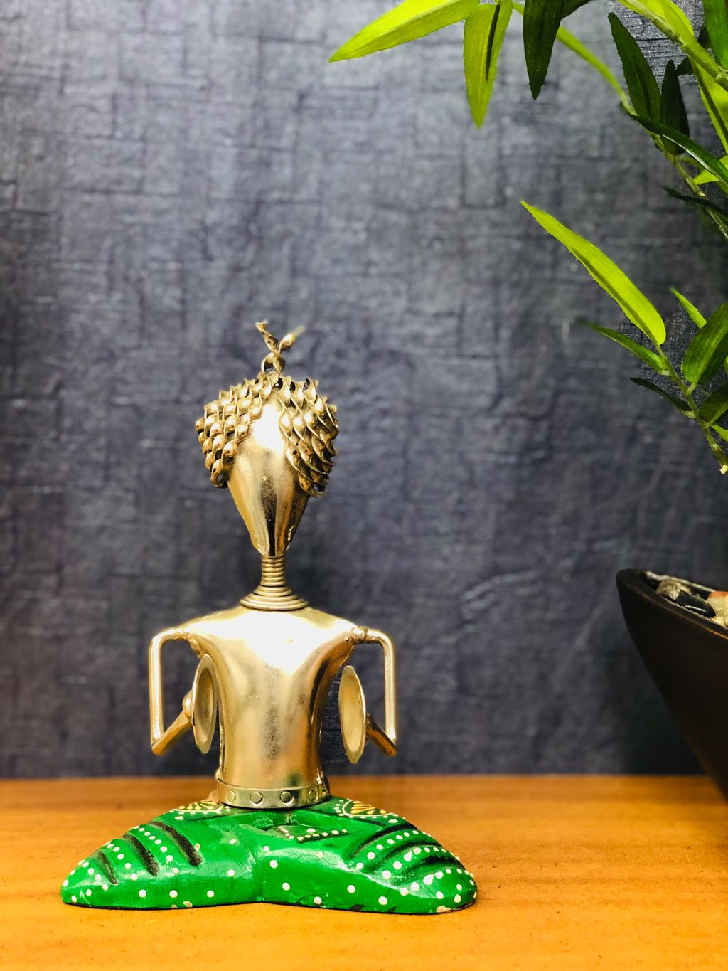 Nickel Painted & Wood Fusion Musician Decor & Gifting Supplier Tamrapatra - Tanariri Hastakala