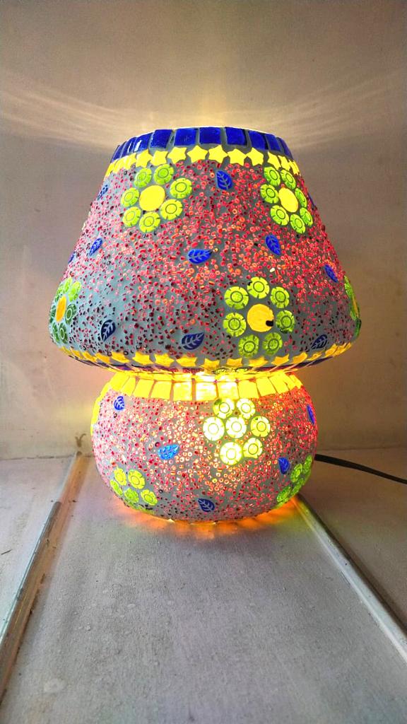 Table Lamp In Uniquely Patterned Glass Art Style With New Style From Tamrapatra