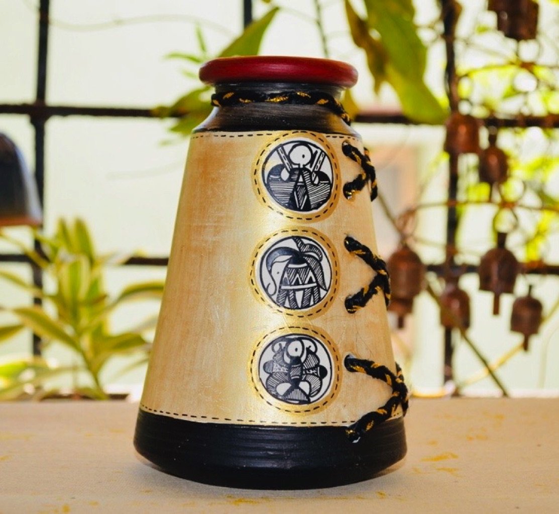 Thread Style Distinctive Pottery New Addition Beige Painted Tamrapatra - Tamrapatra