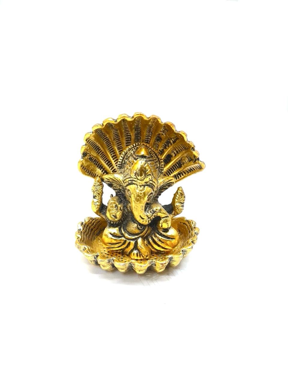 Metal Handicrafts Ganesh In Sea Shell Attractive Home Décor Gifts Tamrapatra