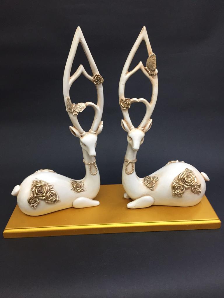 Couple Deer Sitting Extraordinary Luxurious Resin Showpiece From Tamrapatra