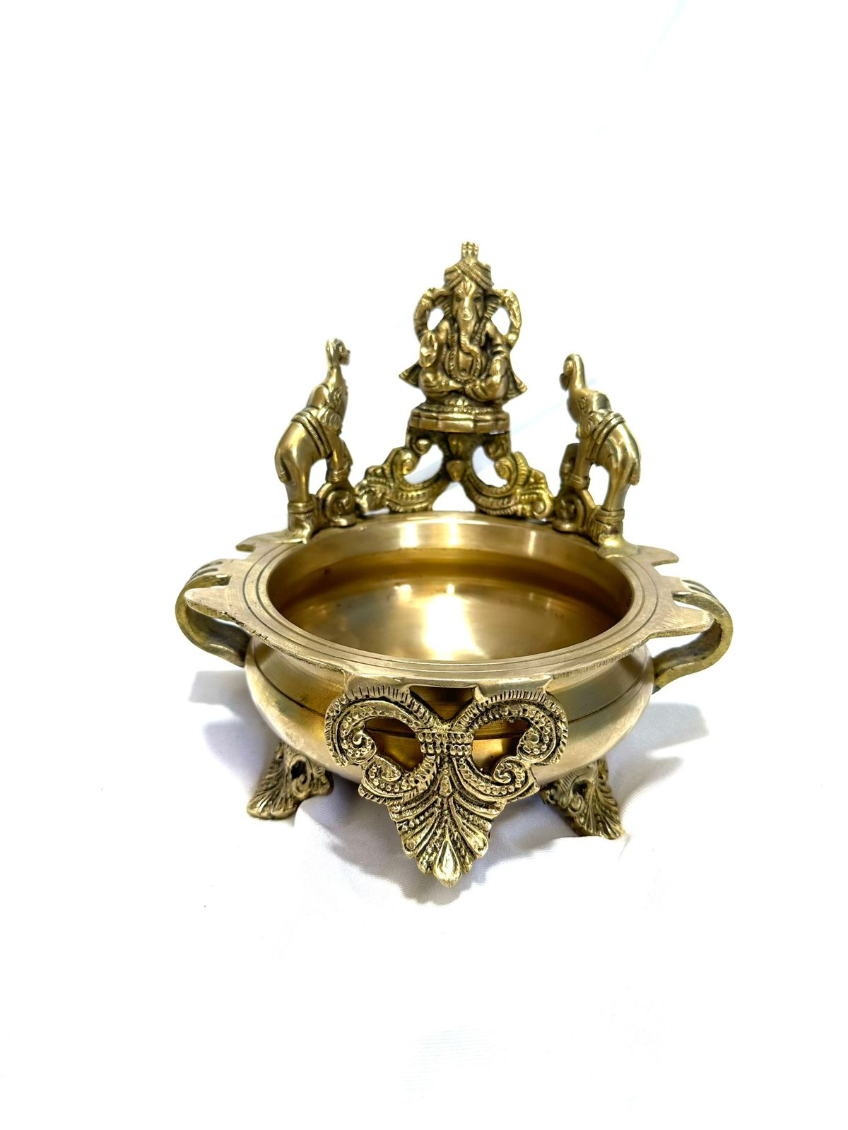 Brass Urli Pot With Almighty God Ganesh & Two Elephants Décor Tamrapatra
