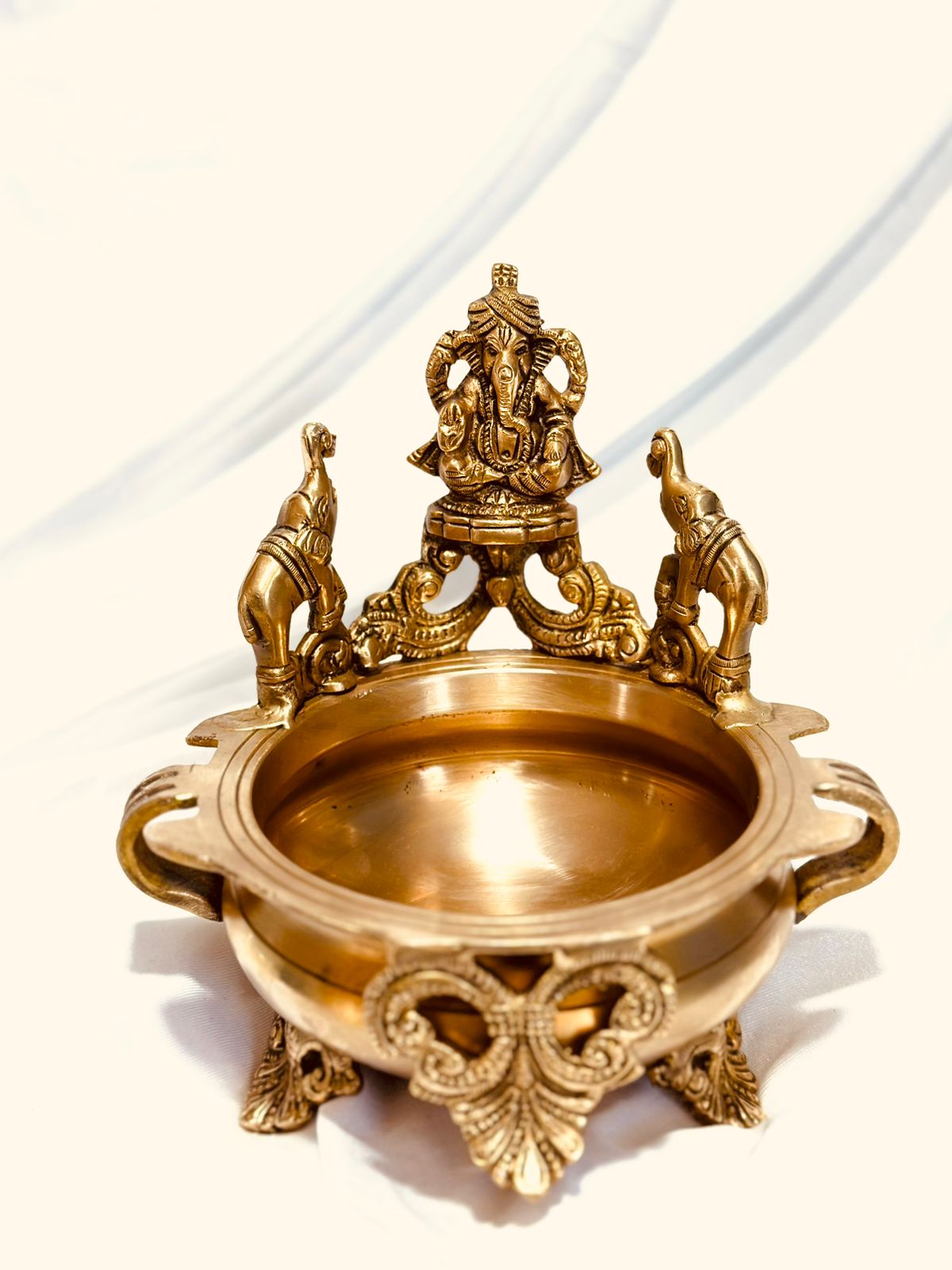 Brass Urli Pot With Almighty God Ganesh & Two Elephants Décor Tamrapatra