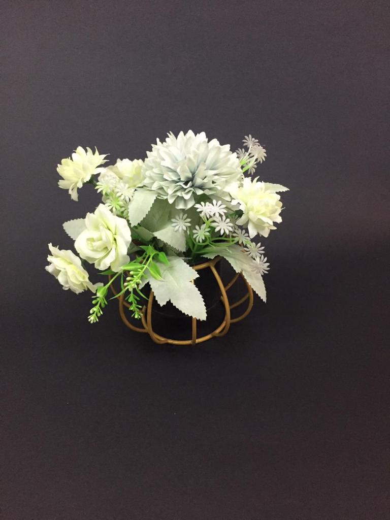 Metal Pots Enclosed In Ring Design With Extravagant Flower Bunch Tamrapatra
