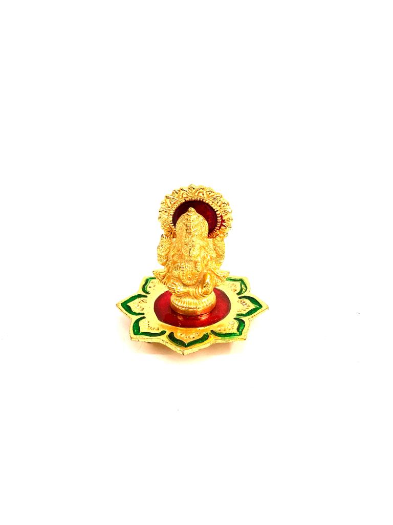Lakshmi Ganesh On Lotus Designed Metal Religious Arts & Crafts Tamrapatra