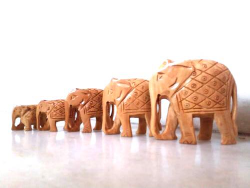 Wooden Elephants Family Hand Carving In Set Of 5 Souvenir By Tamrapatra