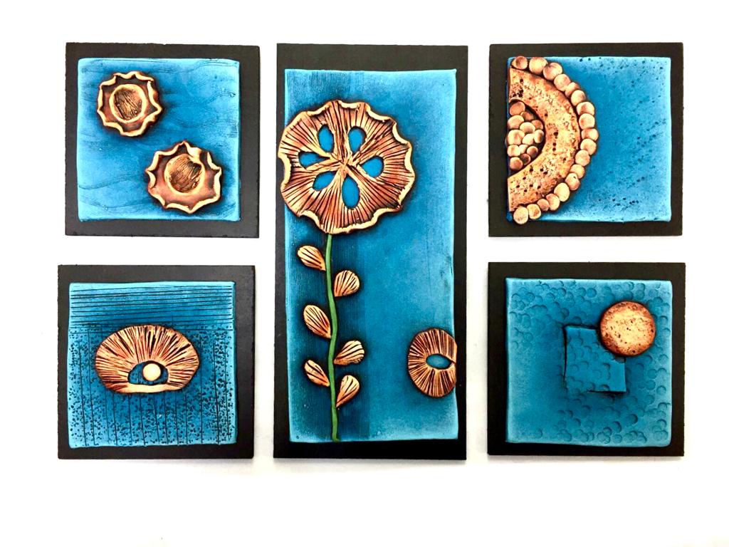 The Floral Artwork On Sapphire Blue Exclusive Designs In Set Of 5 Tamrapatra